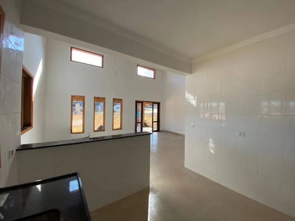 Chácara, 3 quartos, 1547 m² - Foto 1