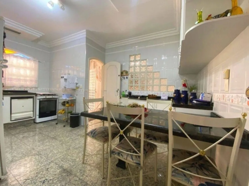 Sobrado, 4 quartos, 298 m² - Foto 5