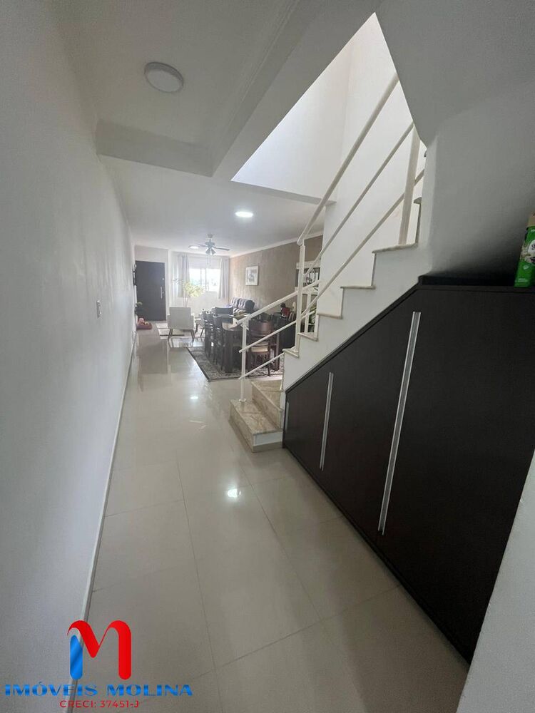 Casa, 3 quartos, 232 m² - Foto 2