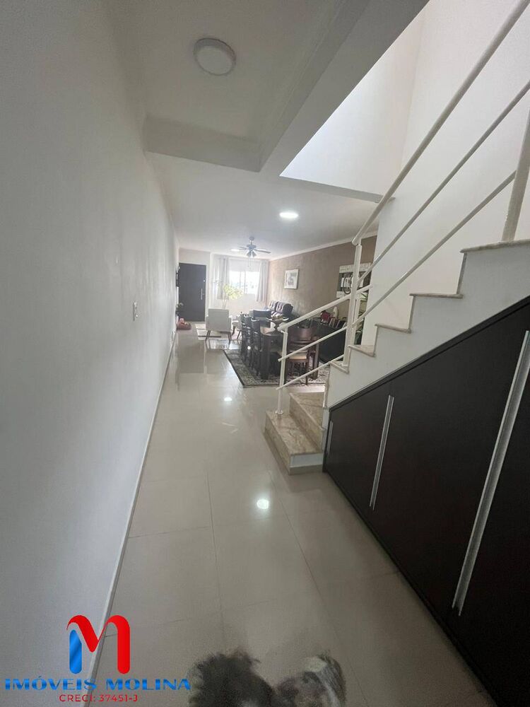 Casa, 3 quartos, 232 m² - Foto 1