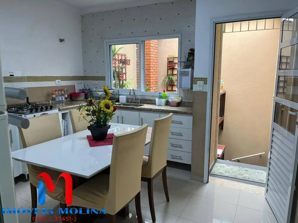 Casa, 3 quartos, 232 m² - Foto 2