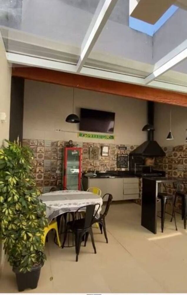 Sobrado à venda com 2 quartos, 189m² - Foto 2