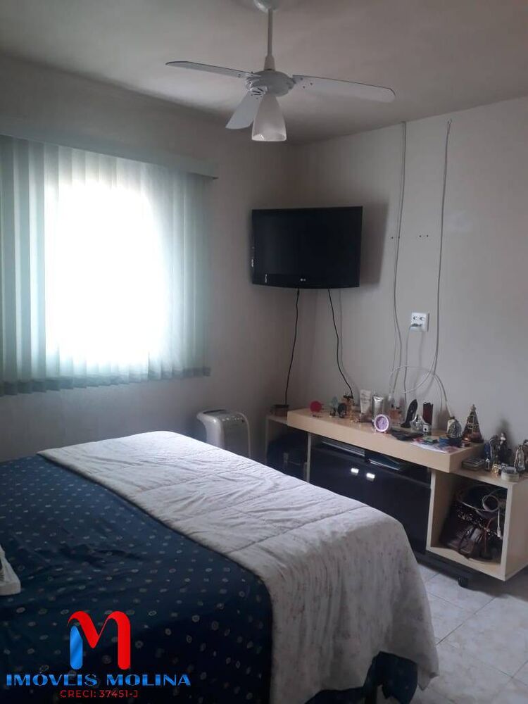 Casa à venda com 3 quartos, 237m² - Foto 2