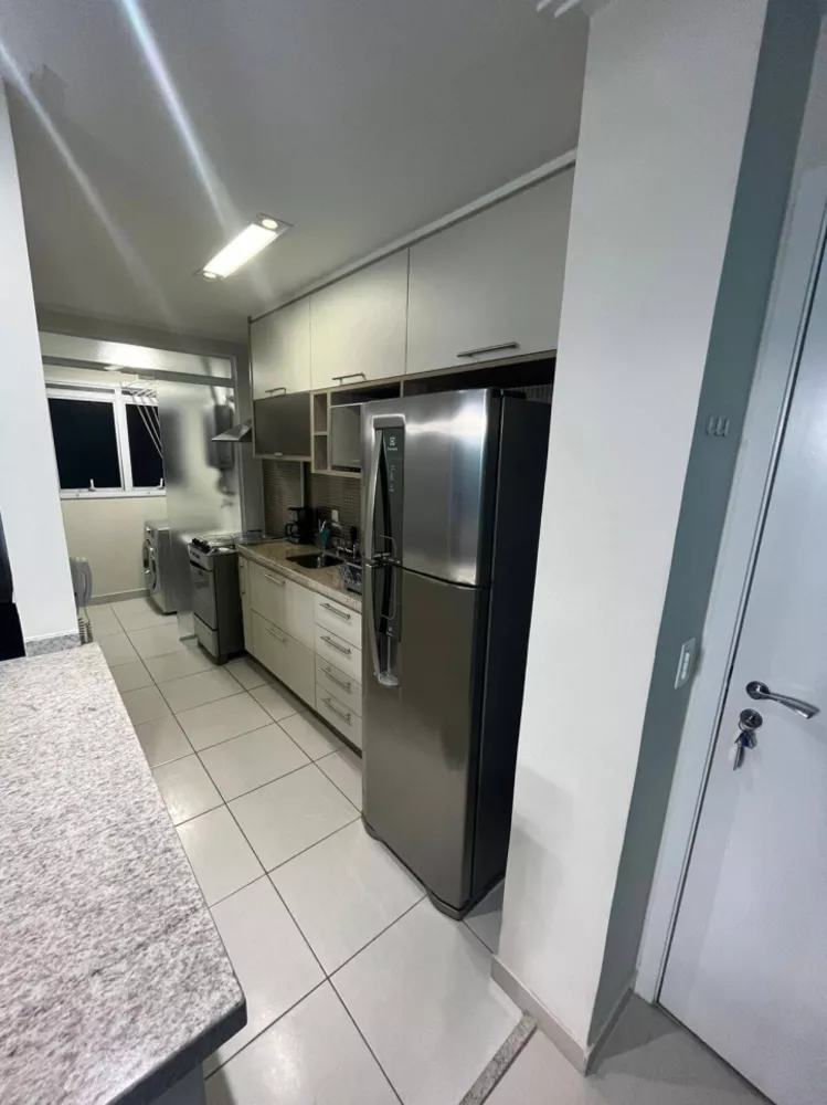 Apartamento à venda com 2 quartos, 62m² - Foto 4