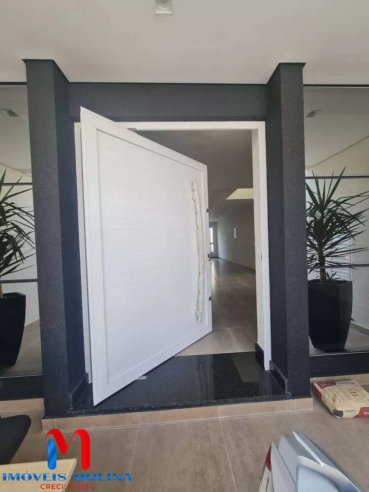 Sobrado à venda com 3 quartos, 300m² - Foto 2