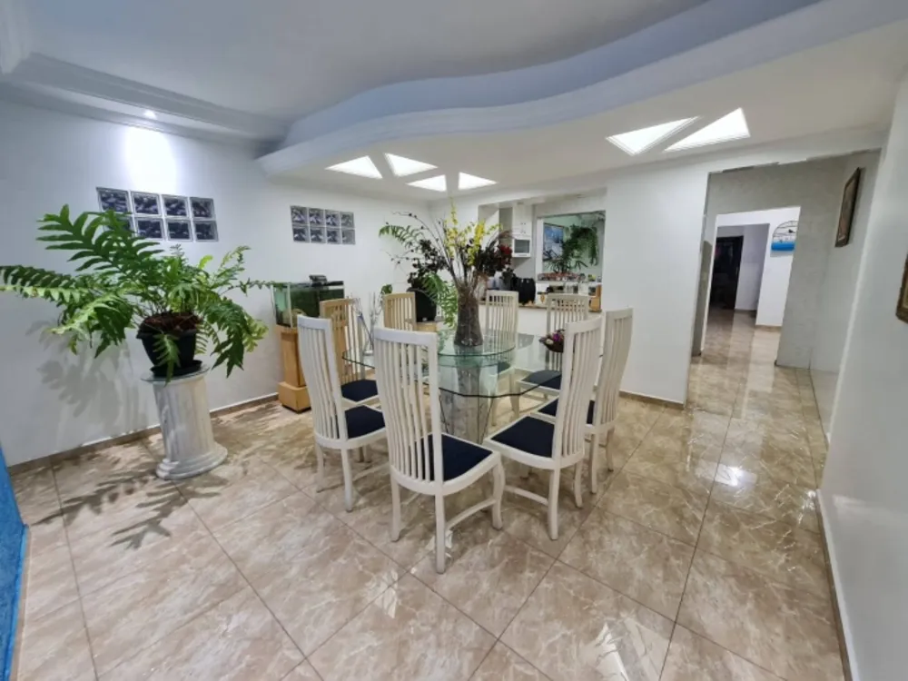 Sobrado, 3 quartos, 352 m² - Foto 2