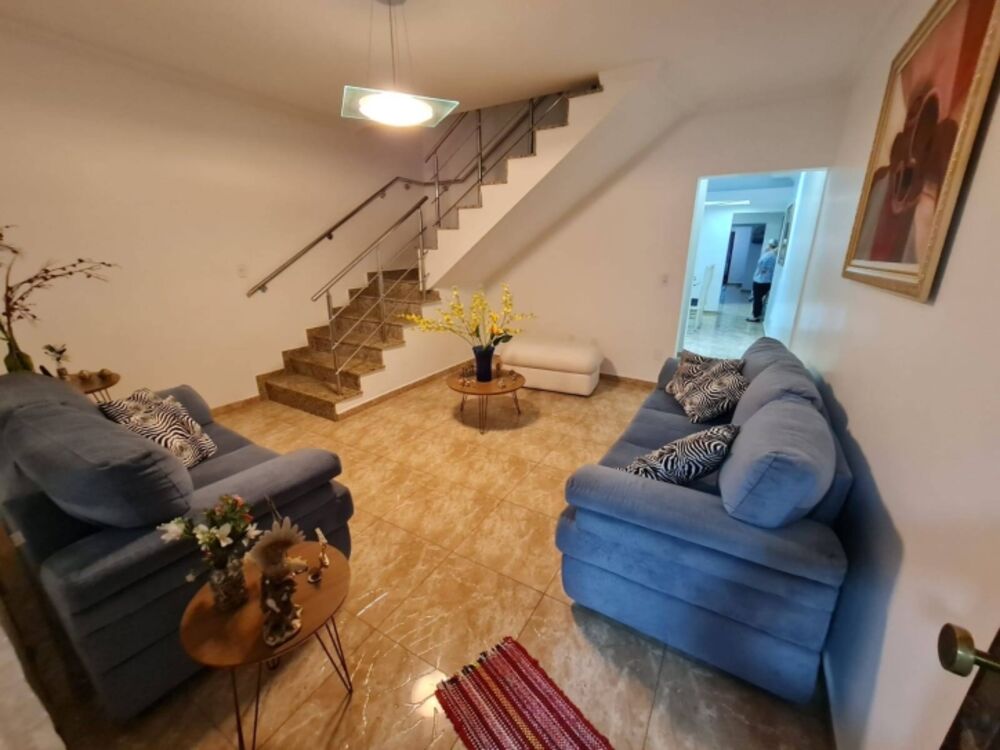 Sobrado, 3 quartos, 352 m² - Foto 1