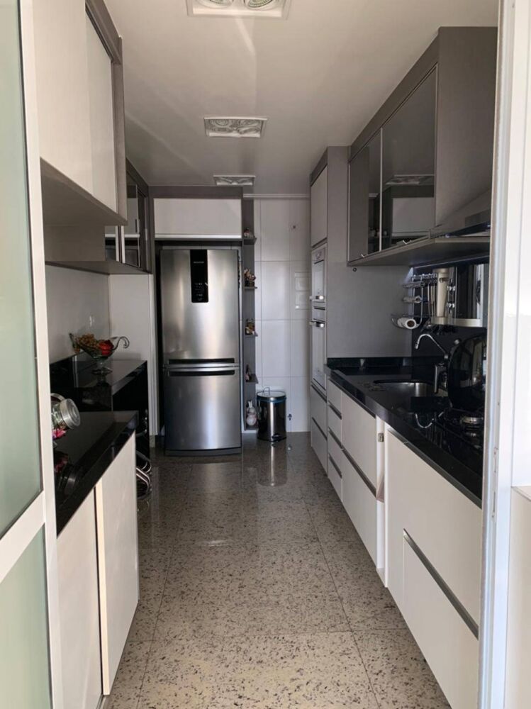 Apartamento à venda com 3 quartos, 106m² - Foto 2