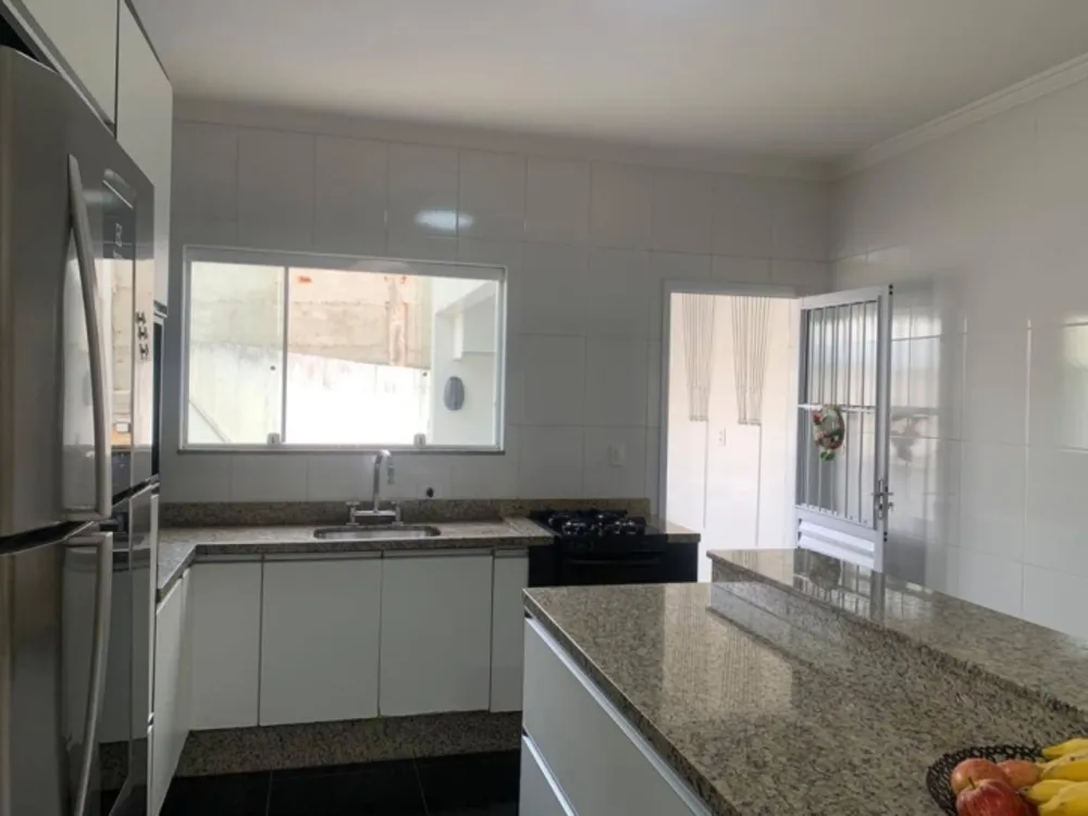 Sobrado, 3 quartos, 275 m² - Foto 2