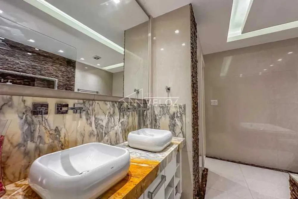 Apartamento, 3 quartos, 220 m² - Foto 2
