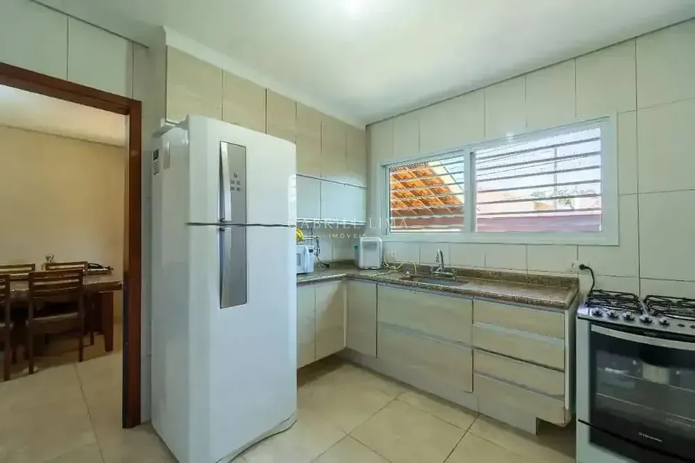 Casa, 4 quartos, 200 m² - Foto 1