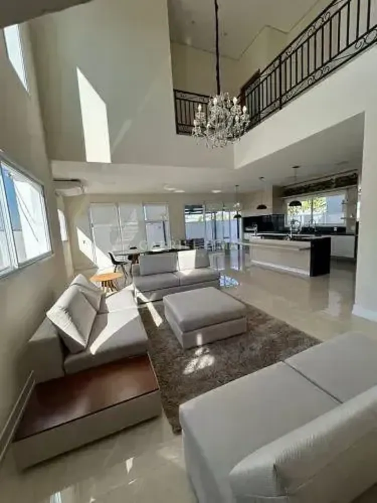 Casa, 4 quartos, 260 m² - Foto 1