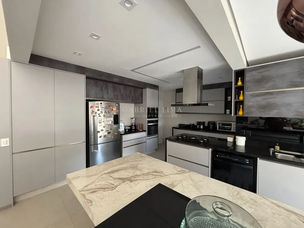 Apartamento, 3 quartos, 188 m² - Foto 1