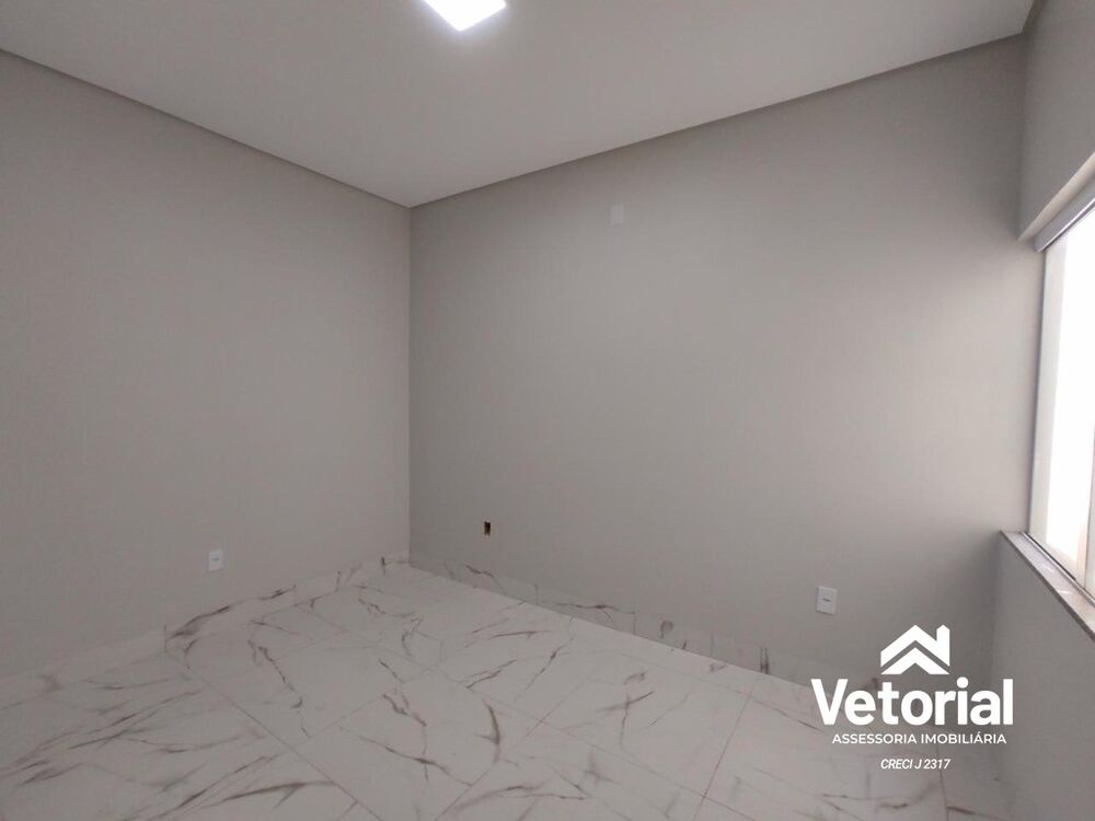 Casa à venda com 2 quartos, 180m² - Foto 3