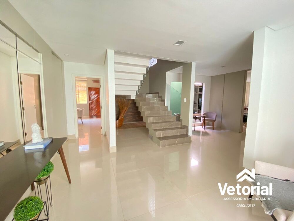 Casa à venda com 4 quartos - Foto 2
