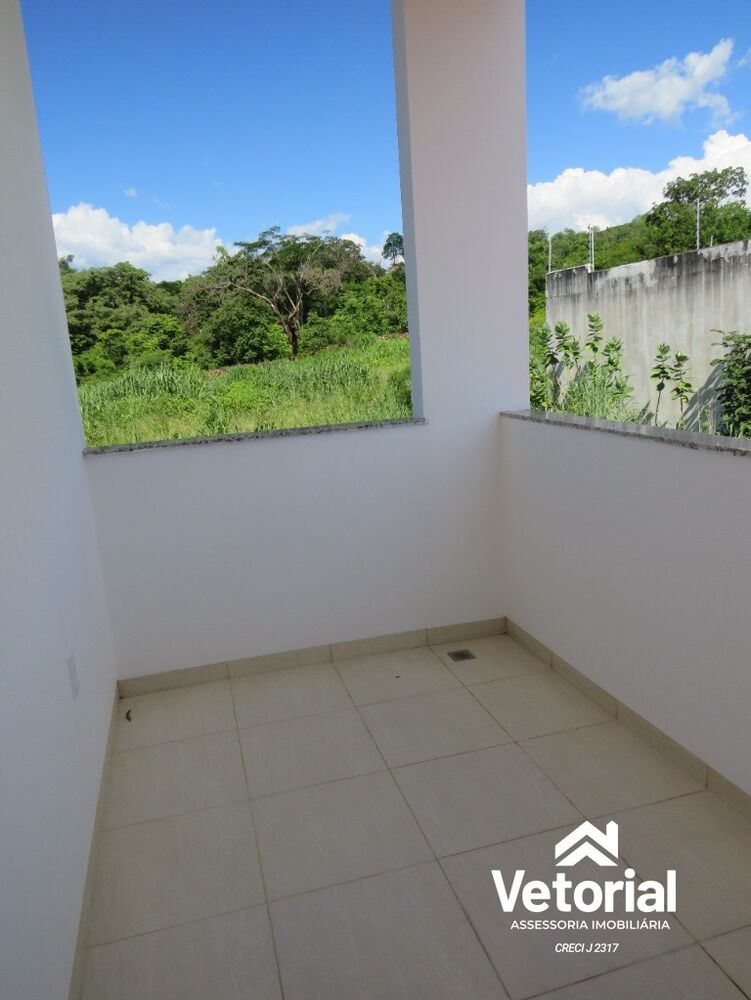 Casa à venda com 3 quartos, 225m² - Foto 3