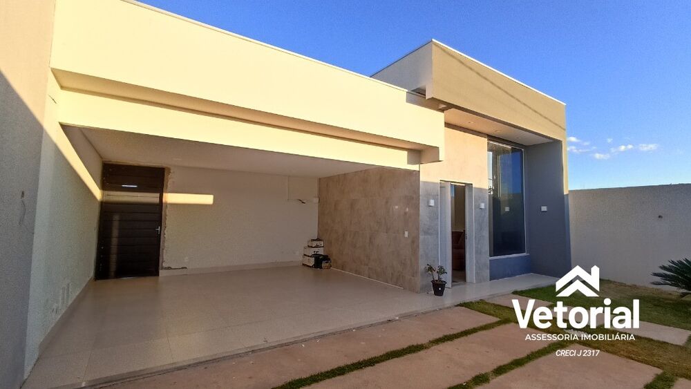 Casa à venda com 3 quartos, 215m² - Foto 1