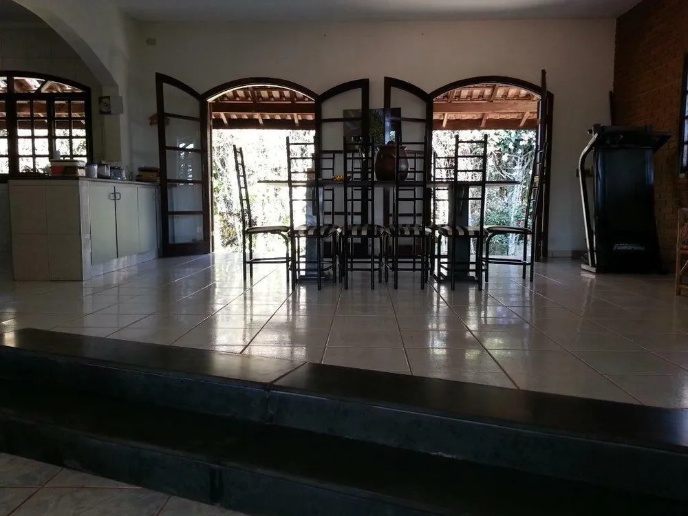 Chácara, 4 quartos, 2400 m² - Foto 4