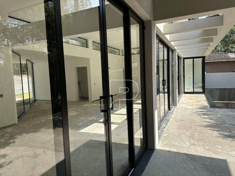 Casa de Condomínio à venda com 5 quartos, 374m² - Foto 3
