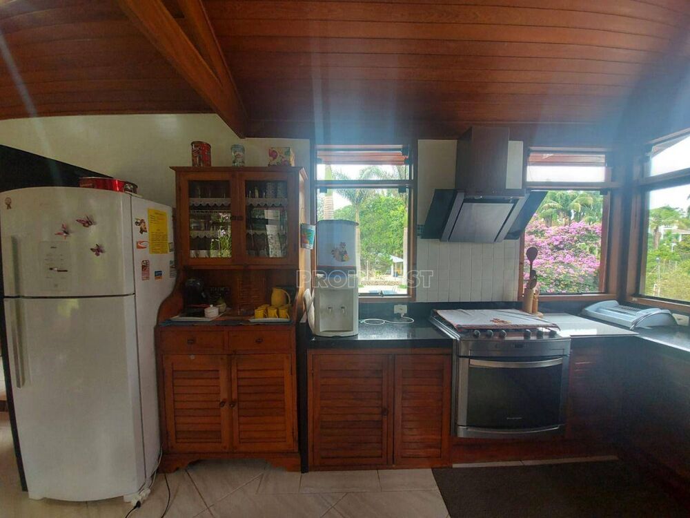 Casa de Condomínio à venda com 4 quartos, 275m² - Foto 18