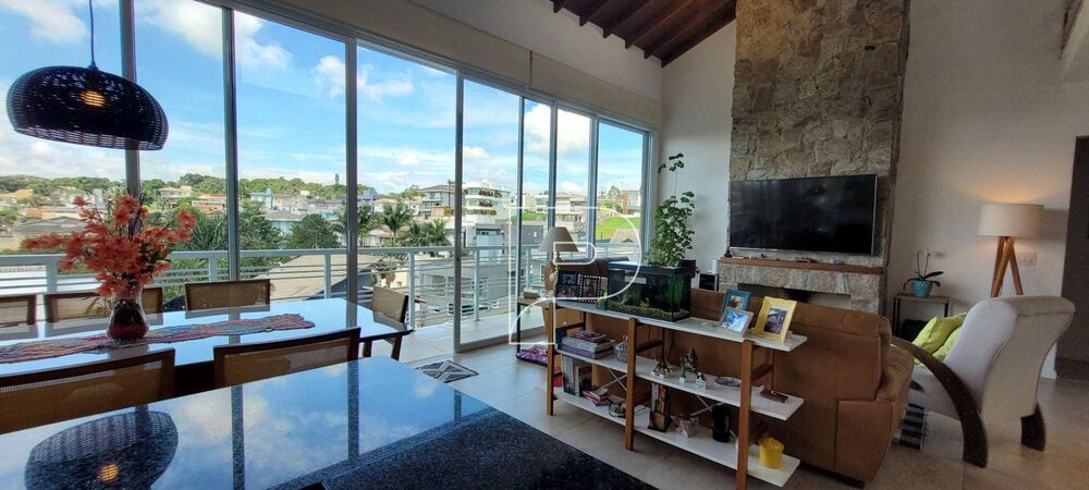 Casa de Condomínio à venda com 4 quartos, 360m² - Foto 3