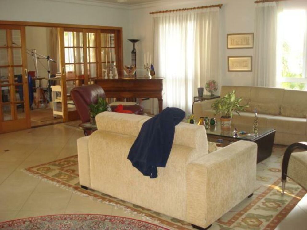 Casa de Condomínio à venda com 4 quartos, 380m² - Foto 3