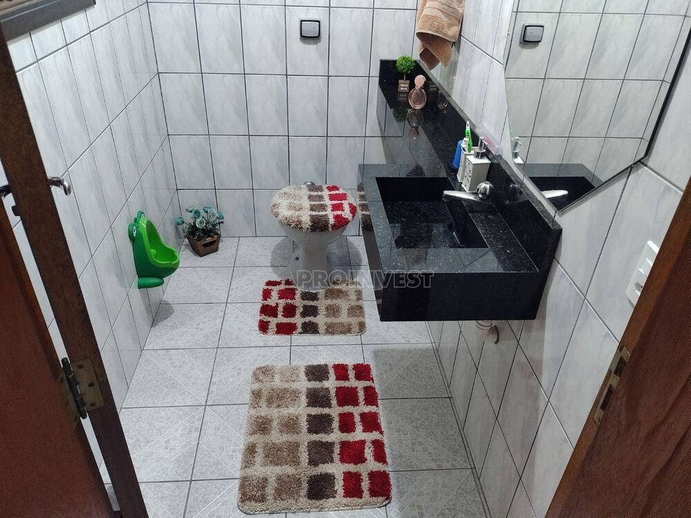 Casa à venda com 4 quartos, 320m² - Foto 1