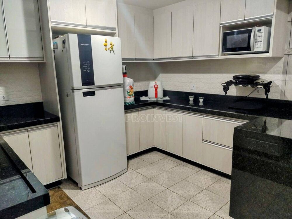 Casa à venda com 4 quartos, 320m² - Foto 3