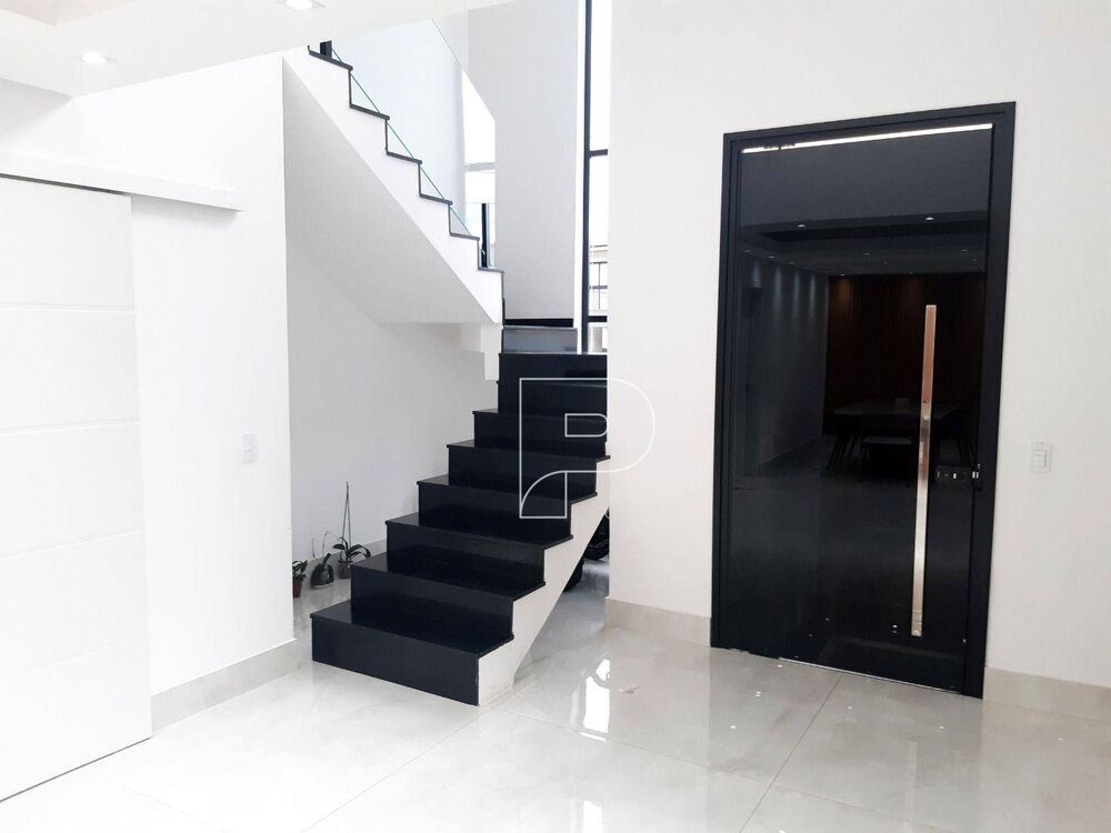 Casa de Condomínio à venda com 3 quartos, 242m² - Foto 1