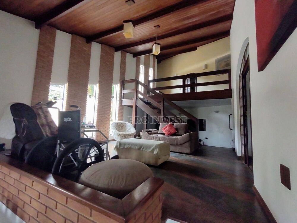 Casa de Condomínio à venda com 5 quartos, 450m² - Foto 1