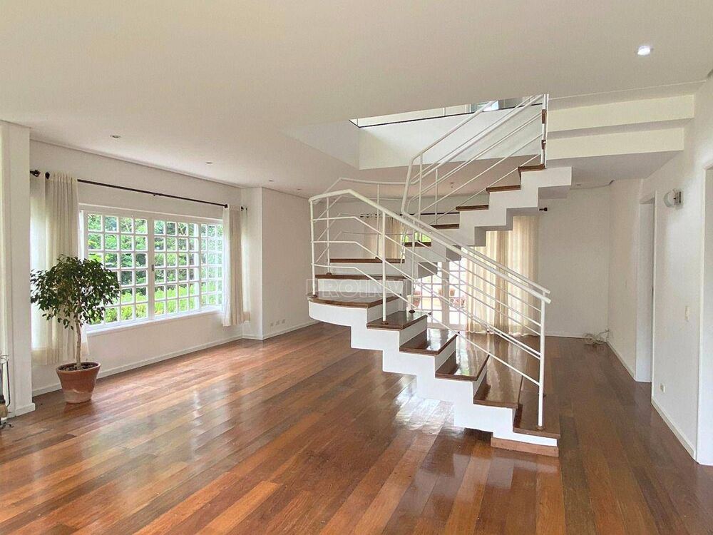 Casa de Condomínio à venda com 4 quartos, 239m² - Foto 1