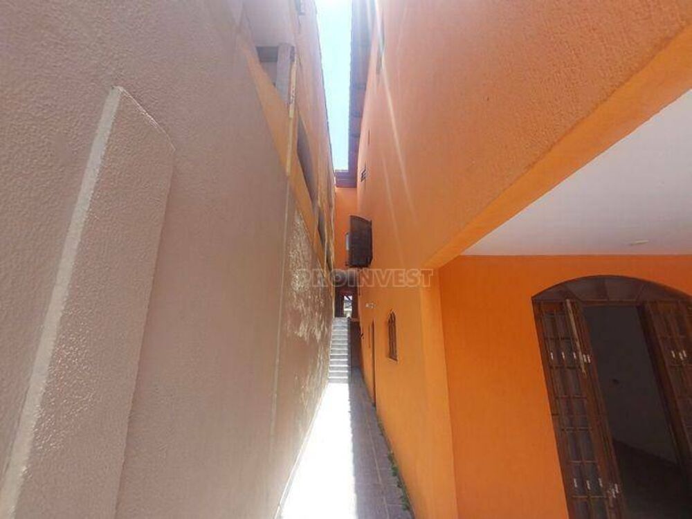Casa, 3 quartos, 243 m² - Foto 3