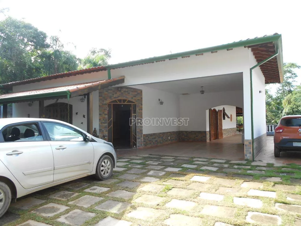 Casa de Condomínio à venda e aluguel com 3 quartos, 420m² - Foto 1