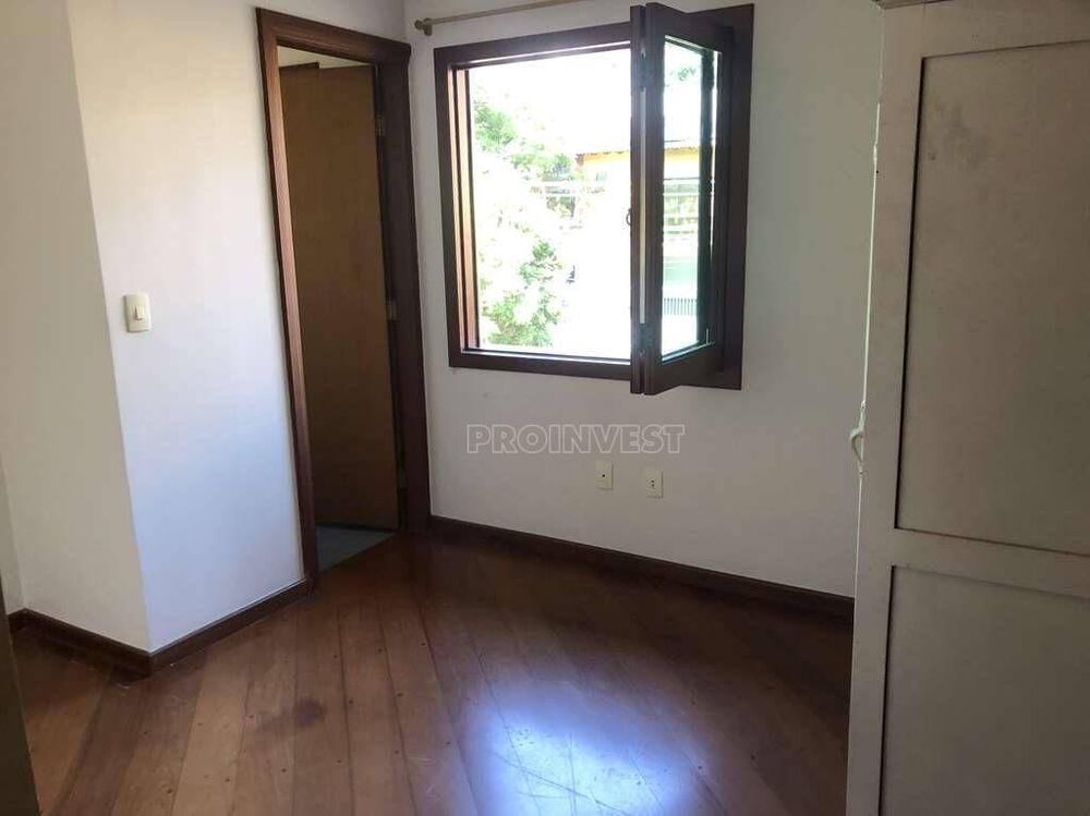 Casa de Condomínio à venda com 4 quartos, 347m² - Foto 4