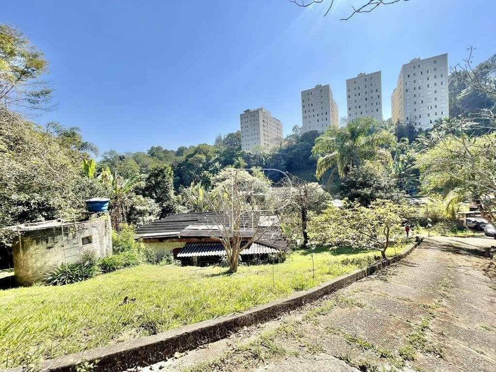 Casa à venda e aluguel com 4 quartos, 700m² - Foto 1