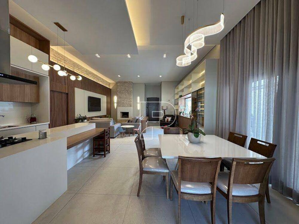 Casa, 4 quartos, 256 m² - Foto 1