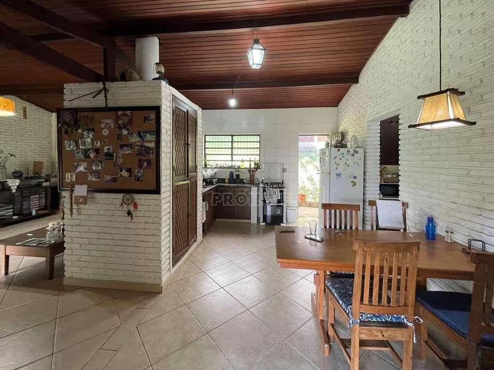 Chácara à venda com 4 quartos, 209m² - Foto 12