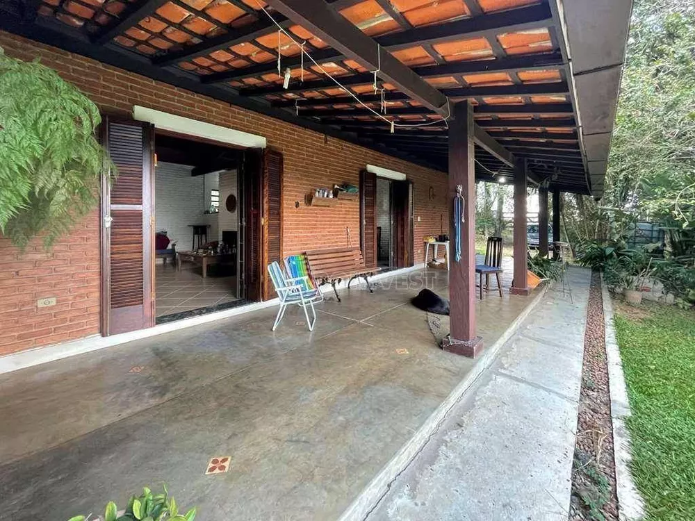 Chácara à venda com 4 quartos, 209m² - Foto 8