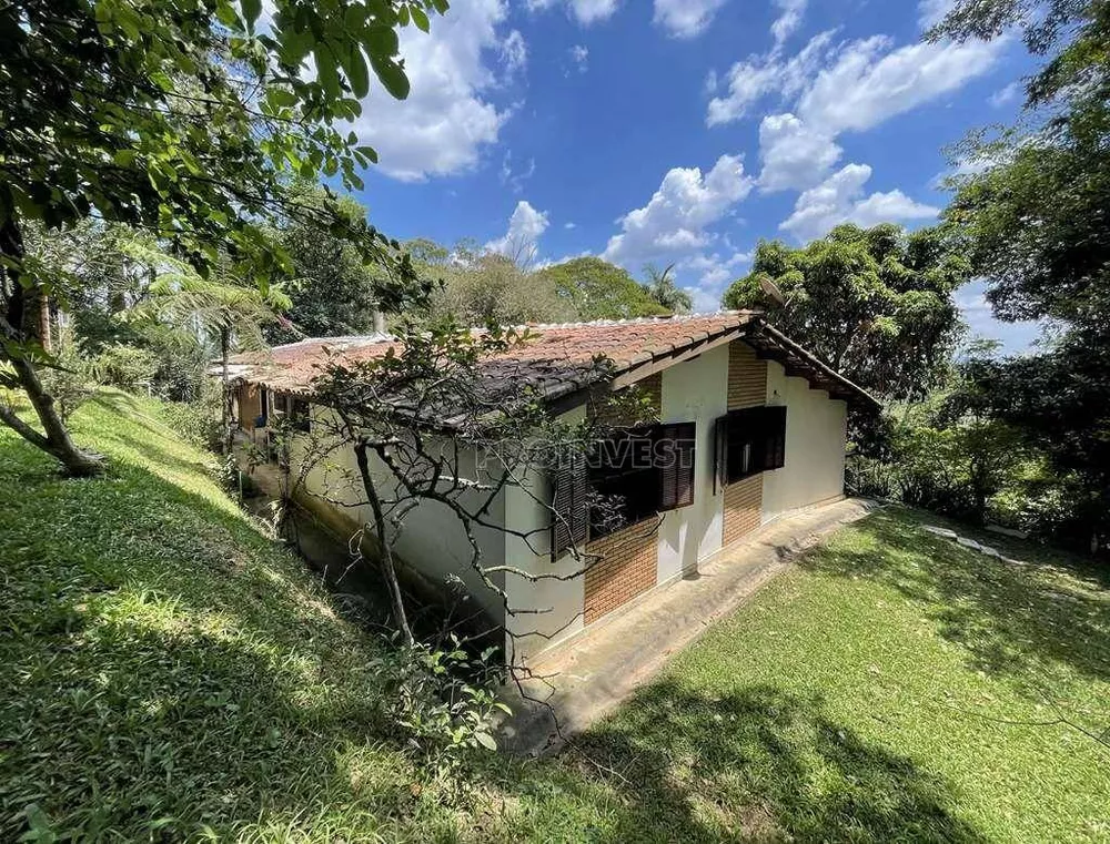 Chácara à venda com 4 quartos, 209m² - Foto 1