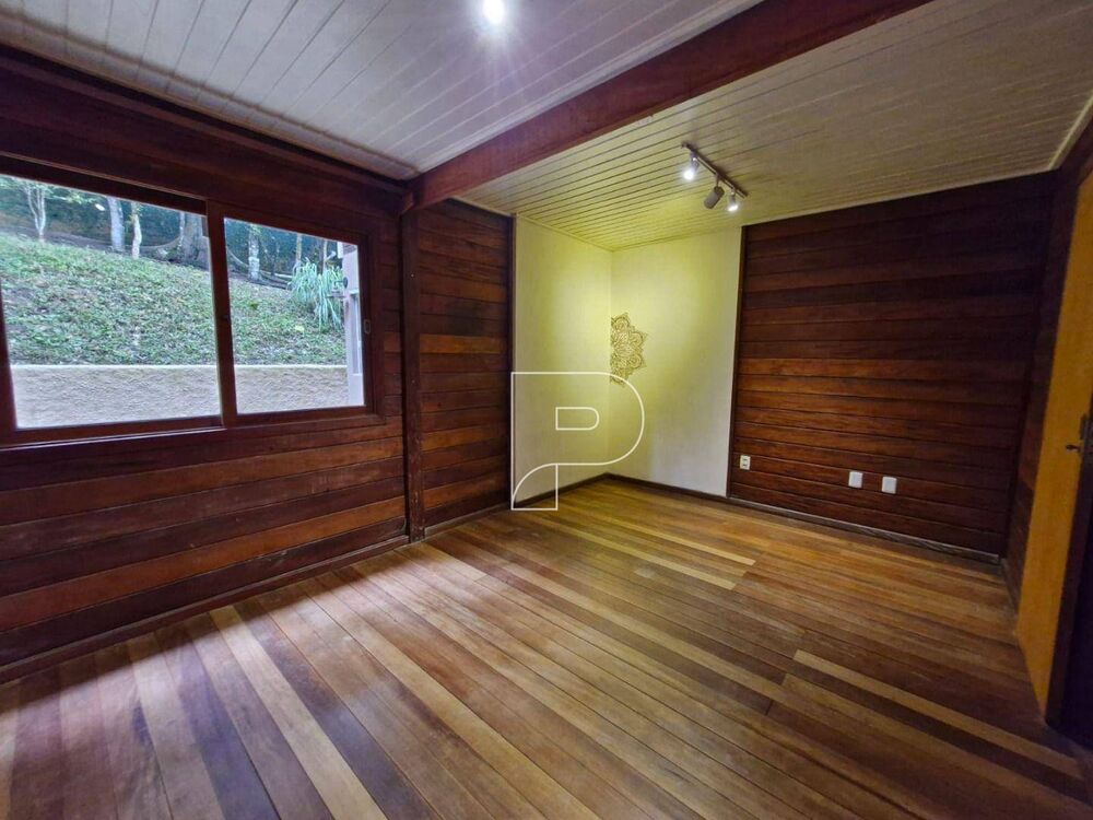 Casa de Condomínio à venda com 3 quartos, 253m² - Foto 1