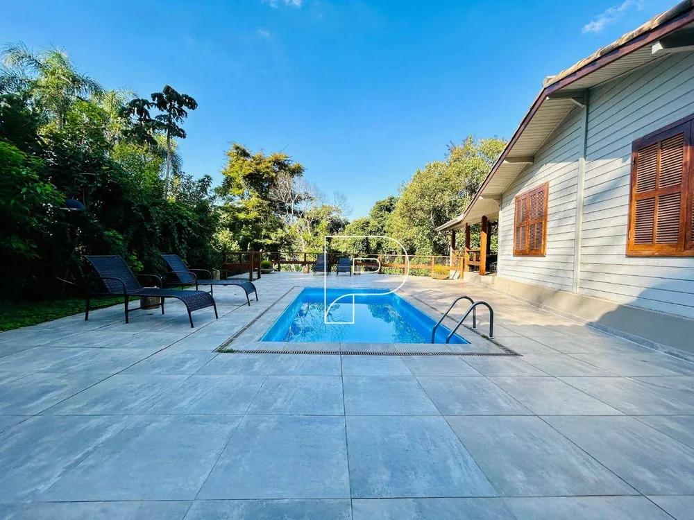 Casa, 3 quartos, 238 m² - Foto 1