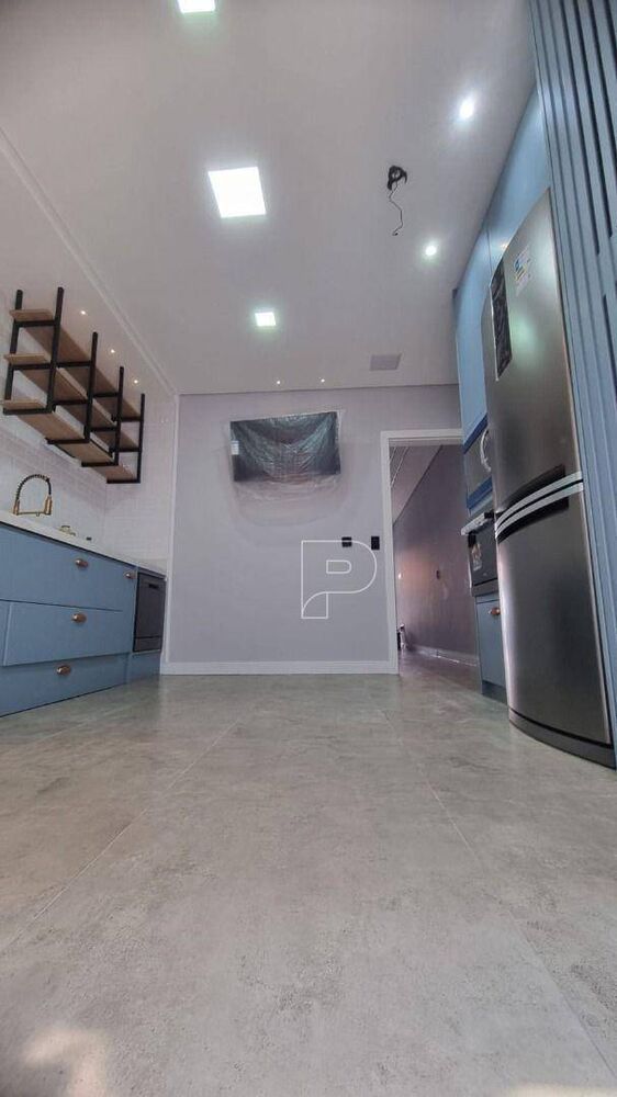 Casa à venda com 3 quartos, 114m² - Foto 1