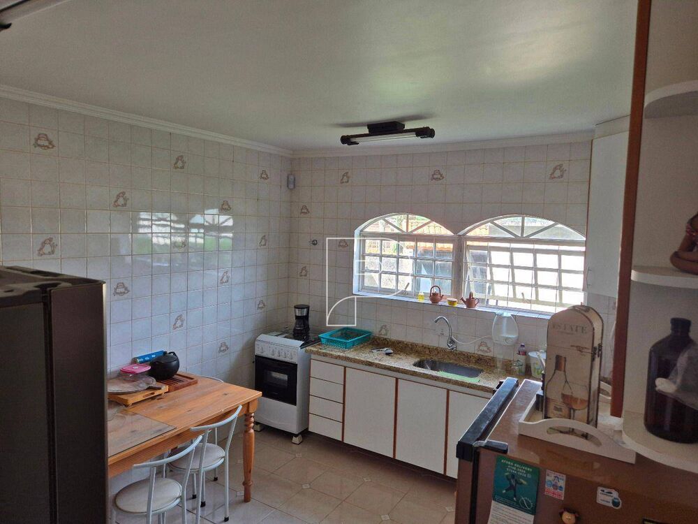 Casa, 3 quartos, 220 m² - Foto 3