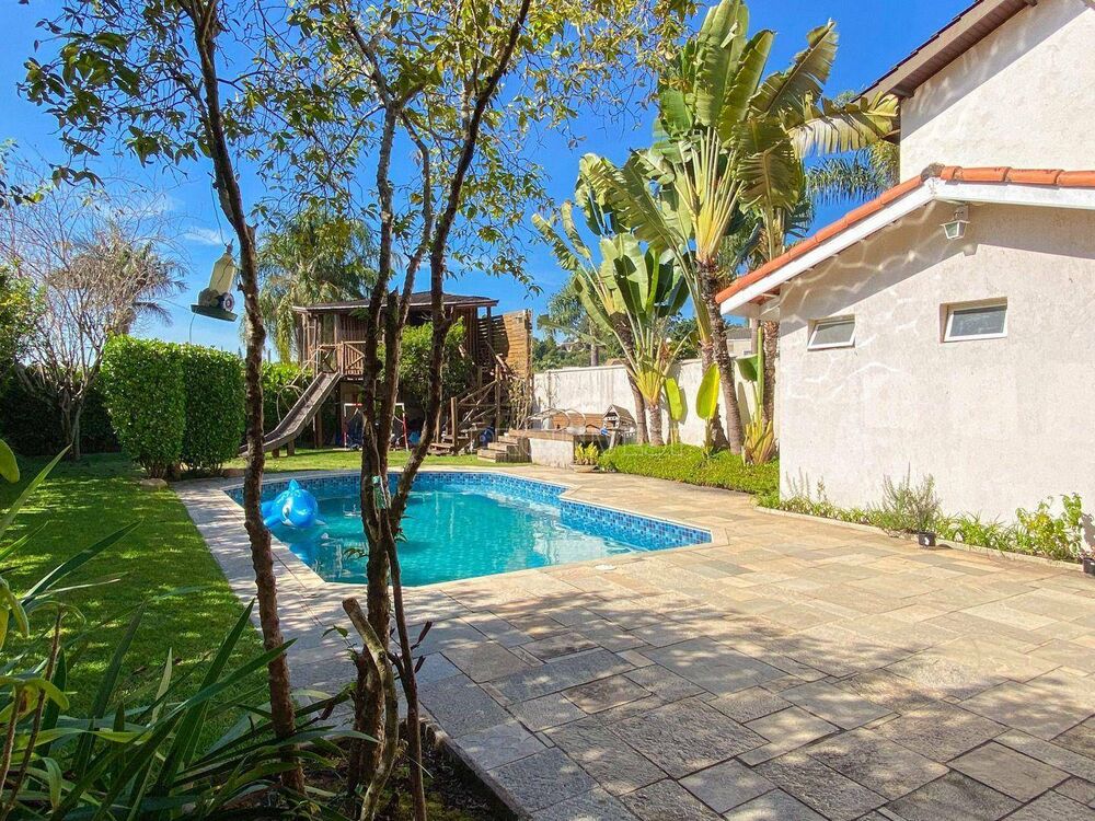 Casa de Condomínio à venda com 4 quartos, 261m² - Foto 2