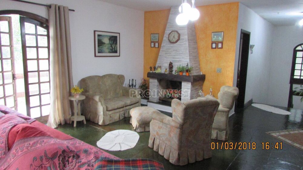 Casa de Condomínio à venda com 4 quartos, 450m² - Foto 2