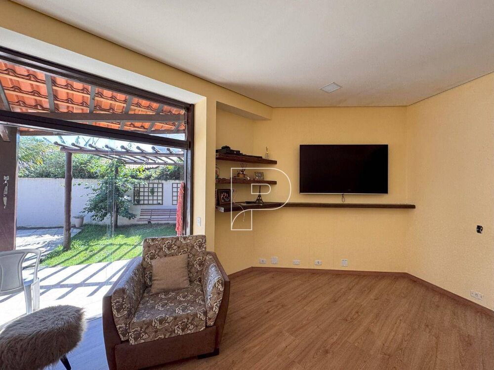 Casa, 4 quartos, 280 m² - Foto 1