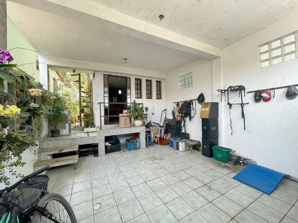 Casa, 3 quartos, 229 m² - Foto 2