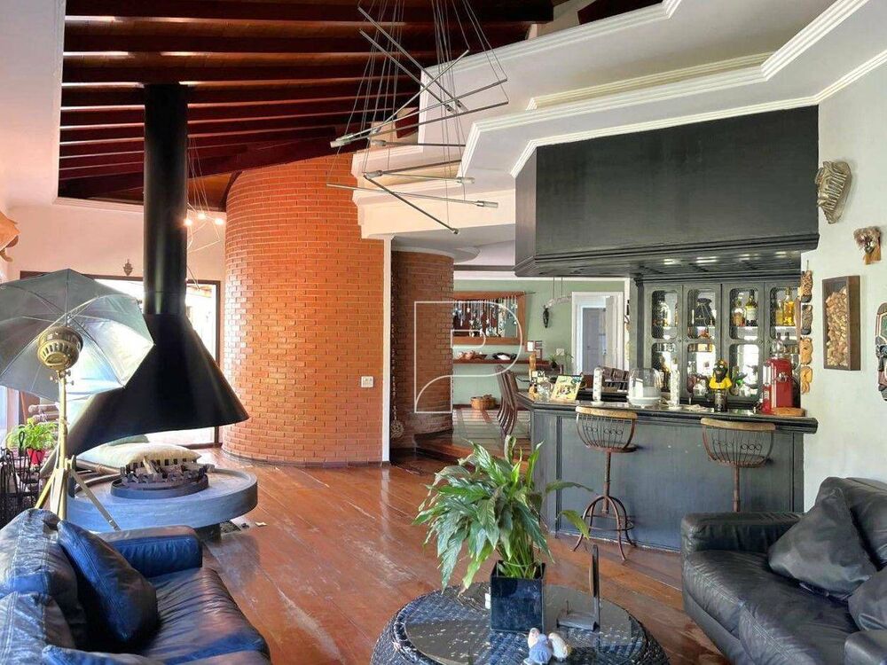 Casa de Condomínio à venda com 6 quartos, 585m² - Foto 1