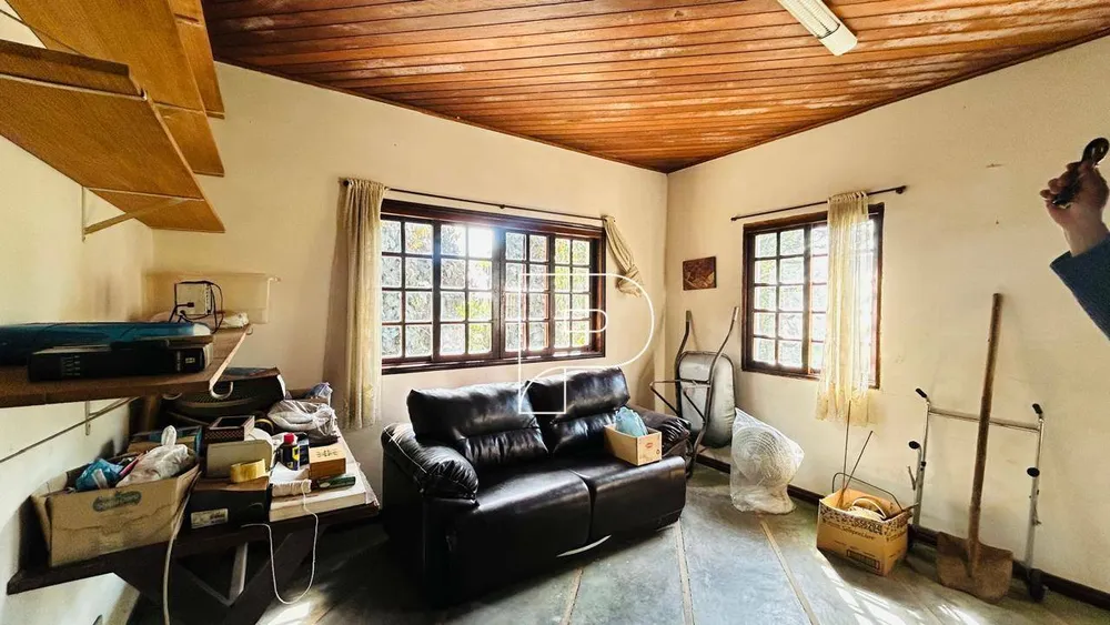 Chácara, 3 quartos, 1833 m² - Foto 1