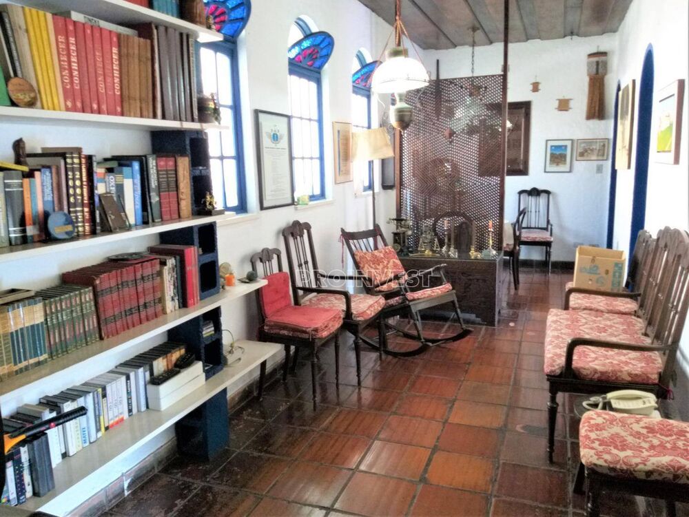Casa, 4 quartos, 1106 m² - Foto 1
